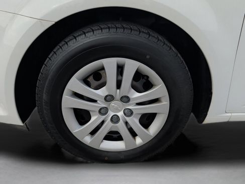 Used 2020 Chevrolet Sonic LT image 10