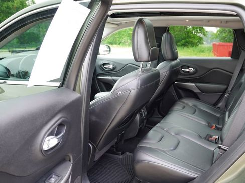 Used 2021 Jeep Cherokee Limited AWD/4WD image 16