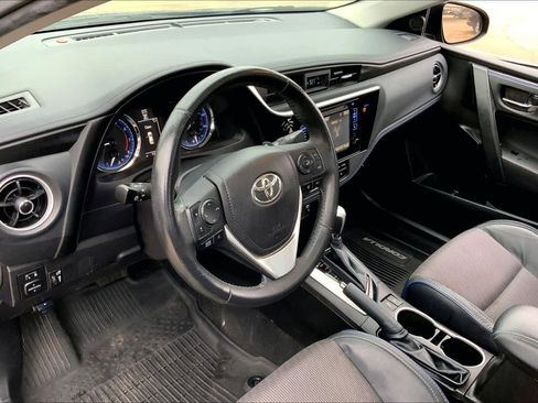 Used 2018 Toyota Corolla SE w/ SE Premium Package image 17
