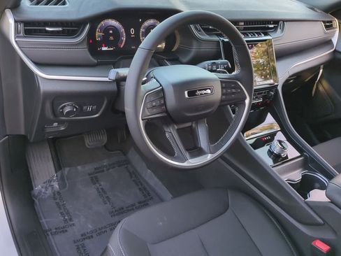 New 2025 Jeep Grand Cherokee L Laredo w/ Luxury Tech Group I image 10