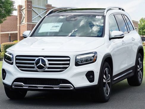 Certified 2025 Mercedes-Benz GLB 250 image 4