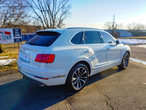 Used 2017 Bentley Bentayga image 3