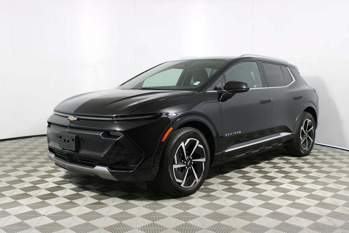 Used 2024 Chevrolet Equinox EV LT w/ LPO, All-Weather Mat Package FWD image 26