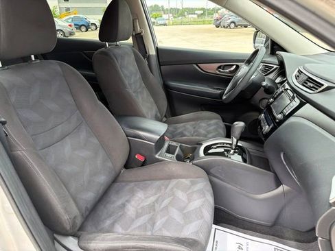 Used 2015 Nissan Rogue SV w/ SV Premium Package FWD image 15