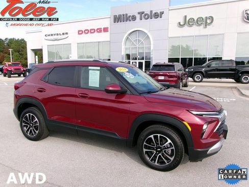 Used 2024 Chevrolet TrailBlazer LT AWD/4WD image 1