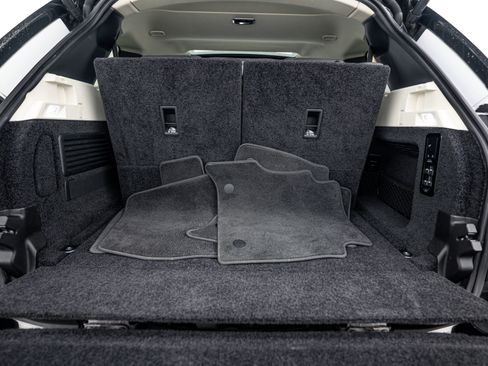 Used 2023 Land Rover Range Rover Long Wheelbase SE image 23