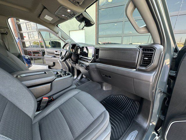 Used 2025 Chevrolet Silverado 1500 LT RWD image 16