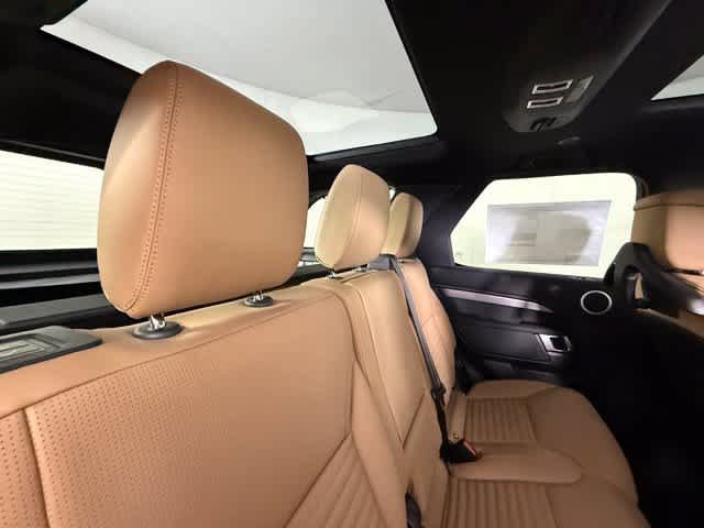 New 2026 Land Rover Discovery Limited Edition AWD/4WD image 27