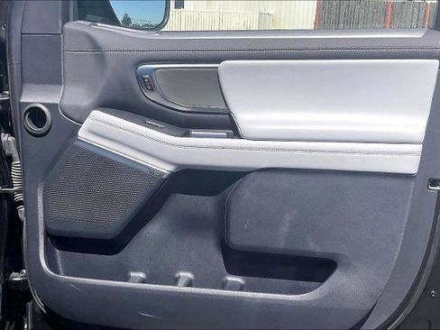 Certified 2025 Ford Expedition Platinum AWD/4WD image 20