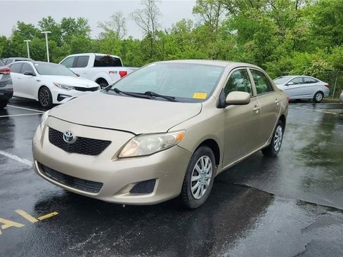 Used 2010 Toyota Corolla LE FWD image 4