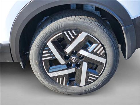 New 2026 Nissan Kicks SV image 10