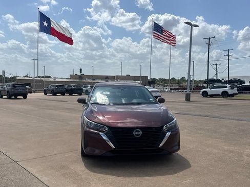 Certified 2025 Nissan Sentra SV FWD image 4