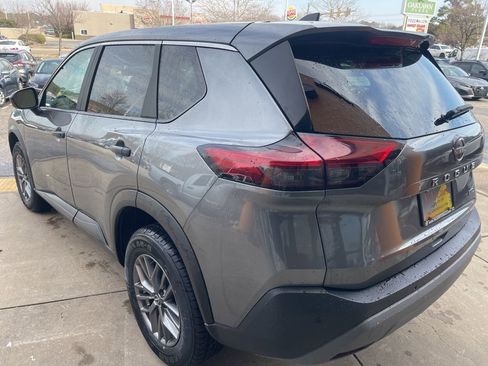 Used 2023 Nissan Rogue S image 6