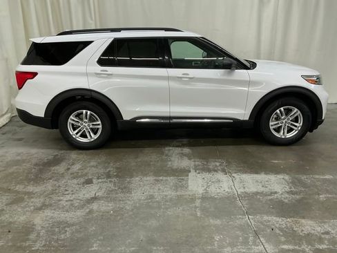 Used 2020 Ford Explorer XLT RWD image 3