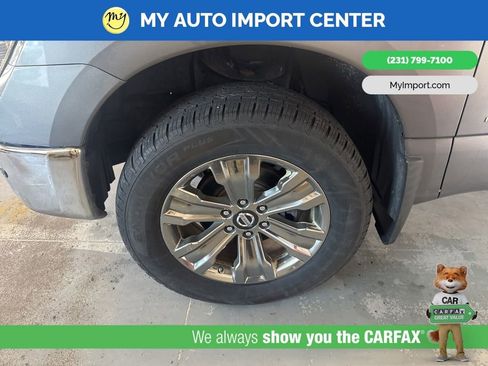 Used 2018 Nissan Titan SL w/ Chrome Package image 9