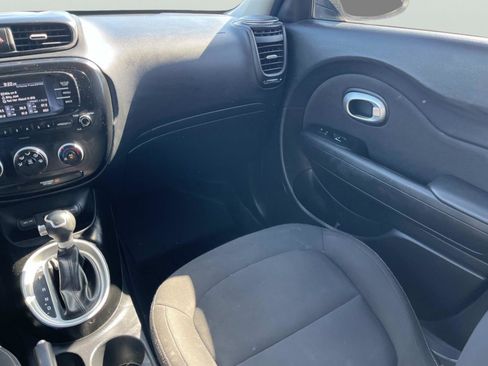 Used 2017 Kia Soul FWD image 11