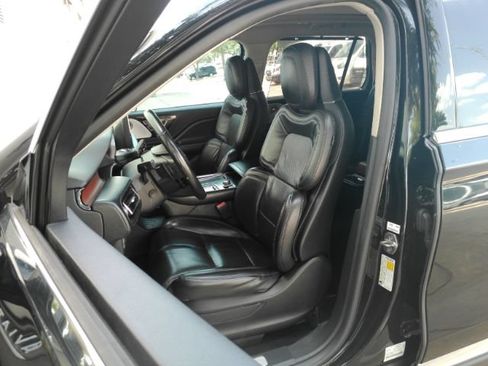 Used 2020 Lincoln Aviator Reserve w/ Equipment Group 202A AWD/4WD image 6
