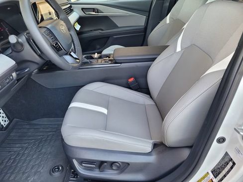 New 2026 Toyota Camry SE FWD image 9