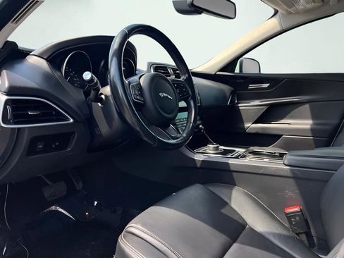 Used 2017 Jaguar XE Premium AWD/4WD image 36