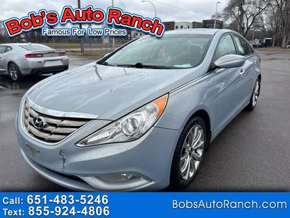 Used 2013 Hyundai Sonata SE w/ Navigation & Sunroof Pkg