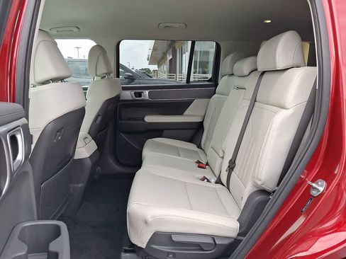 Certified 2025 Hyundai Santa Fe SEL image 9