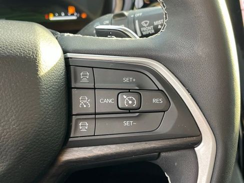 Used 2022 Jeep Grand Cherokee Limited 4xe w/ Luxury Tech Group II image 19