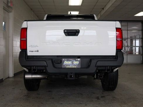 Used 2024 Toyota Tacoma SR image 5