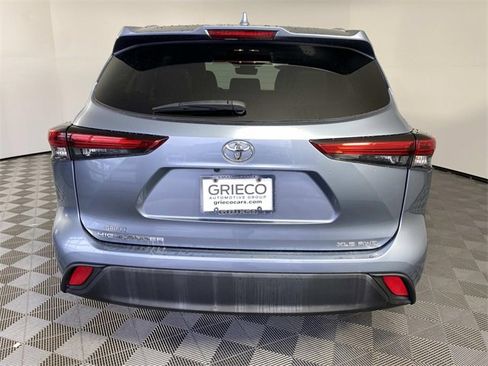 Used 2021 Toyota Highlander XLE image 7