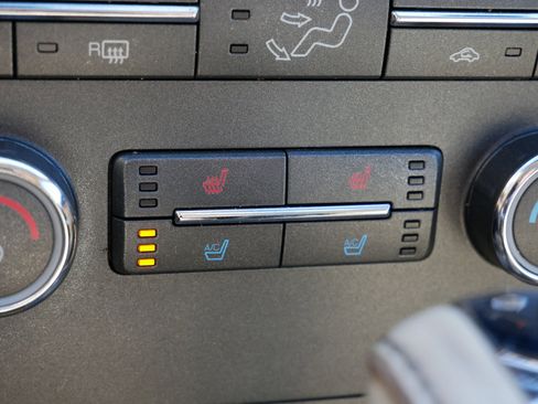 Used 2012 Lincoln MKZ image 30