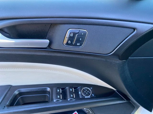 Used 2017 Ford Fusion Titanium FWD image 17