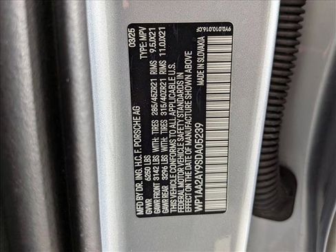 Used 2025 Porsche Cayenne image 28