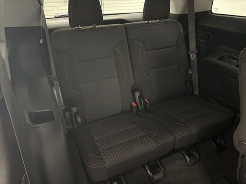 Used 2023 GMC Acadia SLE image 23