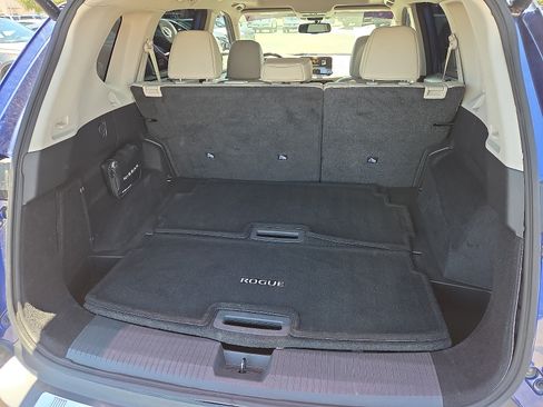 Used 2023 Nissan Rogue SL w/ SL Premium Package FWD image 9