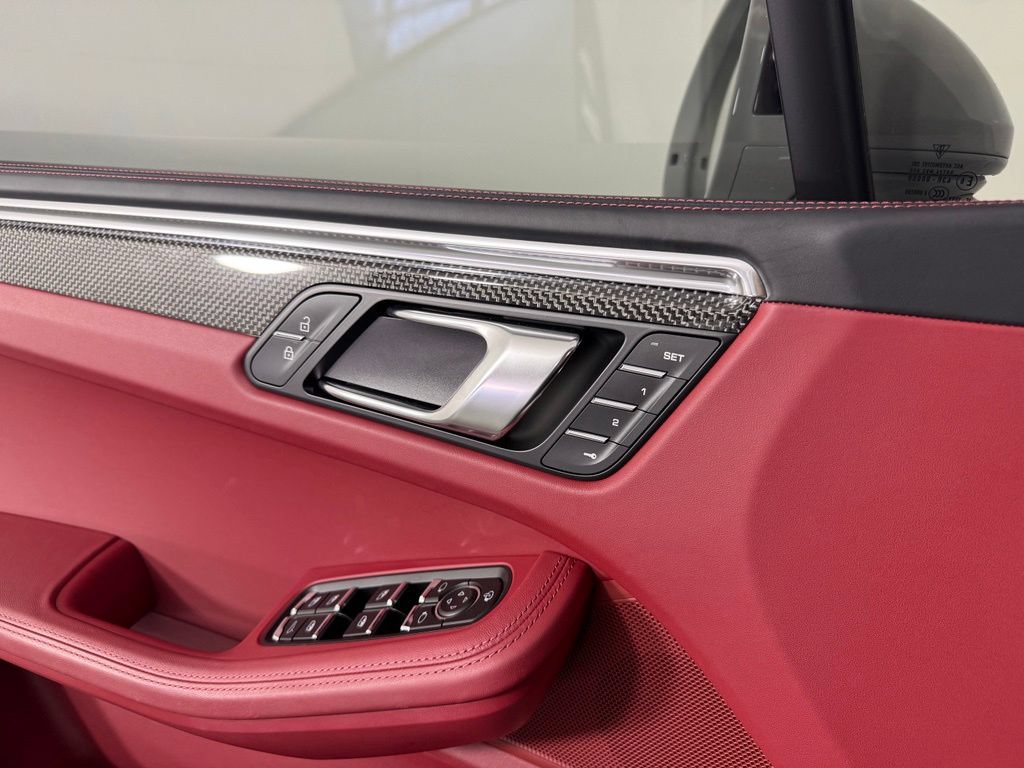 Certified 2025 Porsche Macan GTS AWD/4WD image 19