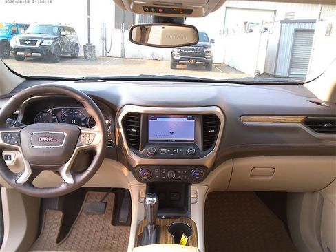 Used 2017 GMC Acadia Denali w/ Technology Package AWD/4WD image 9