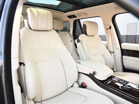 Used 2019 Land Rover Range Rover Supercharged image 11