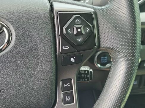 Used 2021 Toyota Tacoma TRD Off-Road w/ Technology Package AWD/4WD image 28