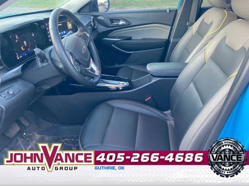 Used 2025 Chevrolet Trax ACTIV w/ Driver Confidence Package image 3