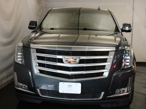 Used 2019 Cadillac Escalade Premium Luxury AWD/4WD image 3