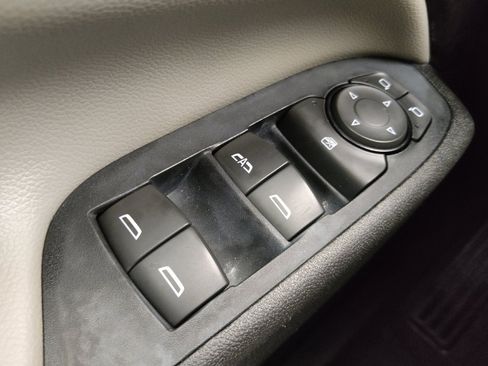 Used 2018 Chevrolet Equinox LT image 27