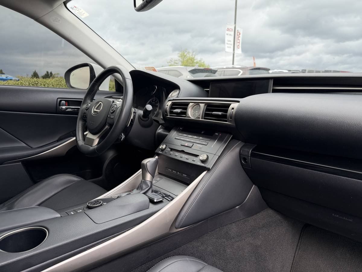 Used 2015 Lexus IS 250 w/ Navigation System Package RWD image 18