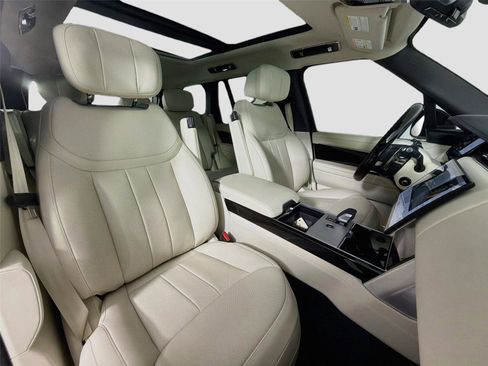 Certified 2025 Land Rover Range Rover Autobiography AWD/4WD image 27