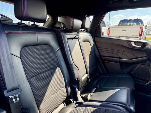 Used 2024 Ford Escape ST-Line w/ Tech Pack #1 AWD/4WD image 18