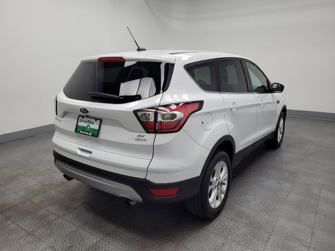 Used 2017 Ford Escape SE FWD image 9
