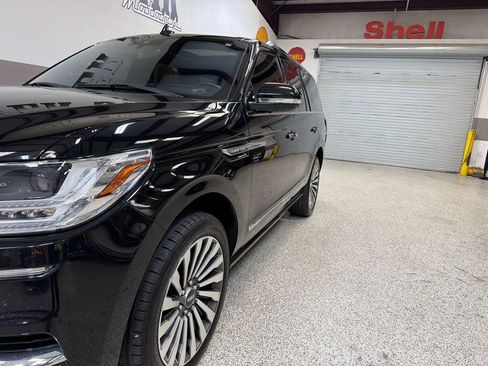 Used 2019 Lincoln Navigator Reserve AWD/4WD image 10
