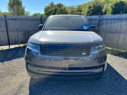 New 2025 Land Rover Range Rover Long Wheelbase SE image 2
