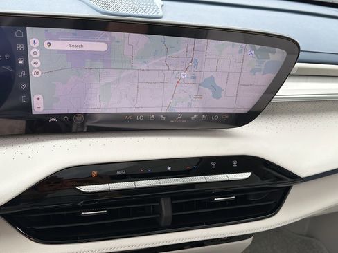 New 2026 Buick Enclave Avenir w/ Super Cruise Package FWD image 24