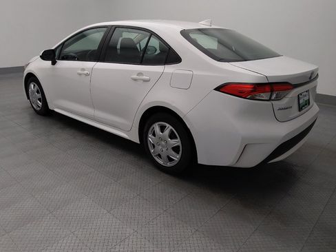 Used 2022 Toyota Corolla LE FWD image 3
