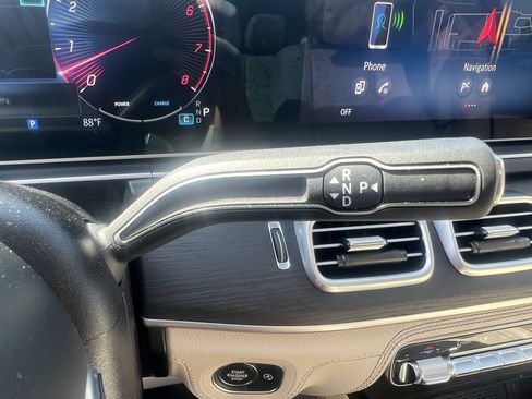 Certified 2025 Mercedes-Benz GLS 450 4MATIC image 28