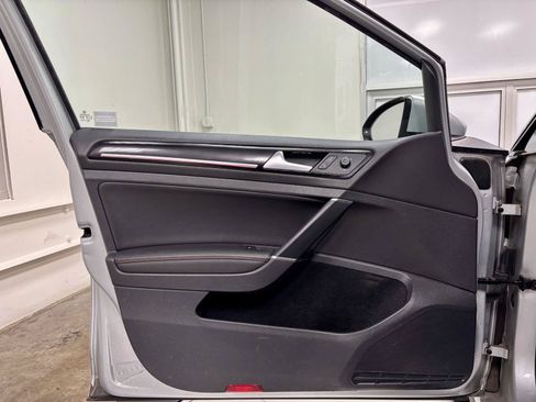 Used 2017 Volkswagen GTI SE FWD image 12